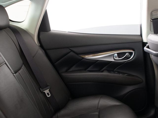 フーガ 370GT タイプS (禁煙車)(純正エアロバンパー)(20インチAW)(BOSEサウンドスピーカー)(アラウンドビュー)(インテリジェントクルーズ)(エマージェンシーブレーキ)(助手席オットマン)(冷暖房シート)(28枚目)