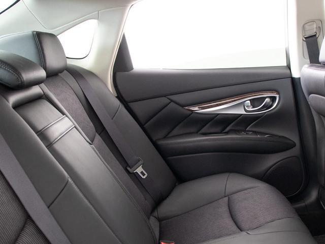 フーガ ２５０ＧＴ　（禁煙車）（後期型）（アラウンドビュー）（インテリジェントクルーズ）（エマージェンシーブレーキ）（クリアランスソナー）（オットマン）（ＬＥＤヘッドライト）（ハーフレザー）（ＨＤＤナビ）（フルセグＴＶ）（30枚目）