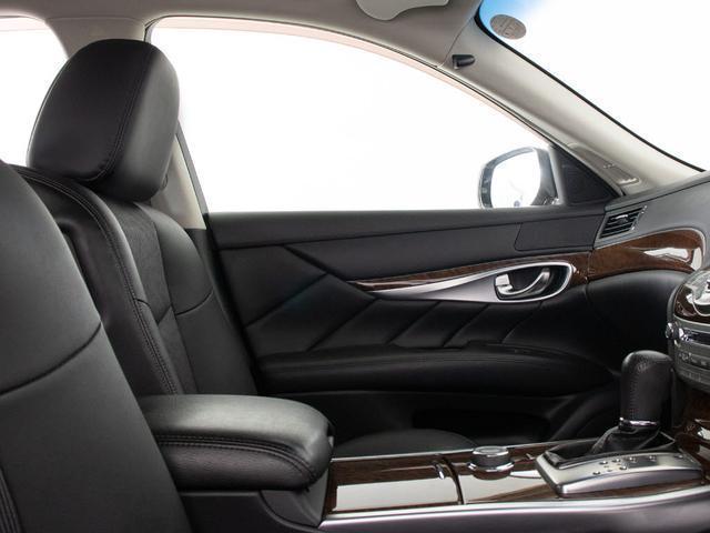 フーガ ２５０ＧＴ　（禁煙車）（後期型）（アラウンドビュー）（インテリジェントクルーズ）（エマージェンシーブレーキ）（クリアランスソナー）（オットマン）（ＬＥＤヘッドライト）（ハーフレザー）（ＨＤＤナビ）（フルセグＴＶ）（31枚目）