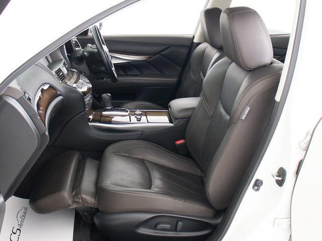 オットマン搭載！！足を伸ばしても当たらない？？そんな快適特別空間です！！