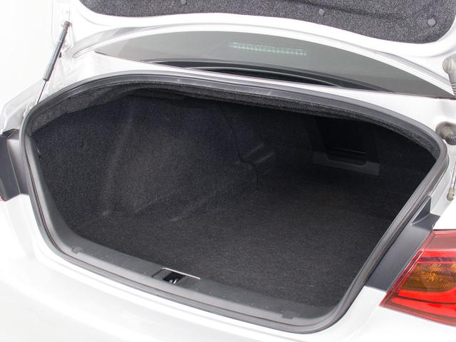 フーガ 250GT (後期型)(アラウンドビュー)(インテリジェントクルーズ)(エマージェンシーブレーキ)(クリアランスソナー)(ブラックハーフレザー)(助手席オットマン)(シートメモリー)(パワーシート)(HDDナビ)(17枚目)