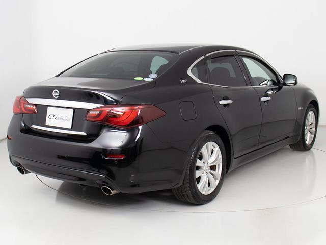 フーガハイブリッド ＶＩＰ　（禁煙車）（後期型）（アラウンドビュー）（１８インチＡＷ）（インテリジェントクルーズ）（エマージェンシーブレーキ）（障害物センサー）（黒本革）（冷暖房シート）（後席コントロールパネル）（オットマン）（18枚目）