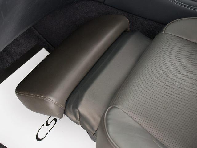 フーガハイブリッド ＶＩＰ　（禁煙車）（後期型）（アラウンドビュー）（１８インチＡＷ）（インテリジェントクルーズ）（エマージェンシーブレーキ）（障害物センサー）（黒本革）（冷暖房シート）（後席コントロールパネル）（オットマン）（30枚目）