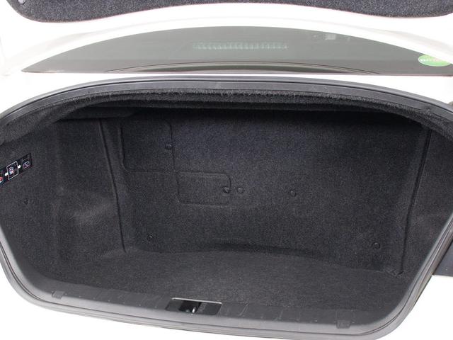 フーガハイブリッド ベースグレード　（後期型）（アラウンドビュー）（インテリジェントクルーズ）（エマージェンシーブレーキ）（クリアランスソナー）（ブラックハーフレザー）（助手席オットマン）（ＬＥＤヘッドライト）（ＨＤＤマルチナビ）（19枚目）