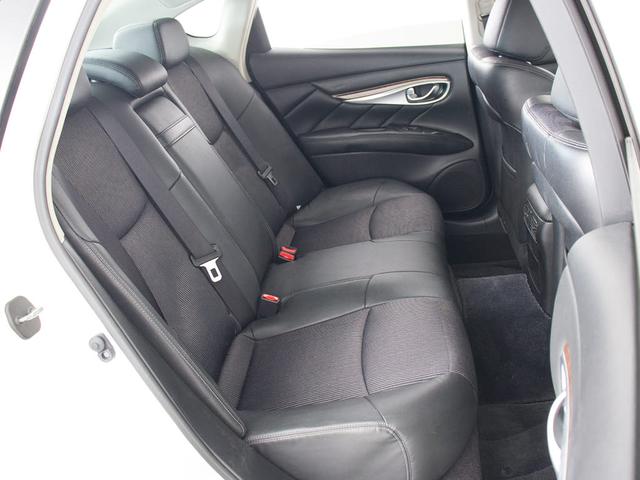 フーガハイブリッド ベースグレード　（後期型）（アラウンドビュー）（インテリジェントクルーズ）（エマージェンシーブレーキ）（クリアランスソナー）（ブラックハーフレザー）（助手席オットマン）（ＬＥＤヘッドライト）（ＨＤＤマルチナビ）（25枚目）