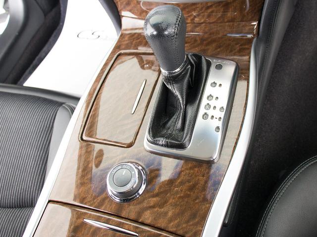 フーガハイブリッド ベースグレード　（後期型）（アラウンドビュー）（インテリジェントクルーズ）（エマージェンシーブレーキ）（クリアランスソナー）（ブラックハーフレザー）（助手席オットマン）（ＬＥＤヘッドライト）（ＨＤＤマルチナビ）（30枚目）