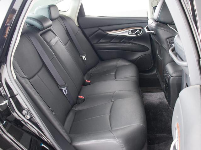 赤革、茶革、黒革、白革、黒×赤コンビ革・・・お好みの色で新品本革シートを作成できます！オリジナル本革でカーライフを満喫はいかがでしょうか？ご興味ある方は、デザイン等含め当社までお問い合わせください！