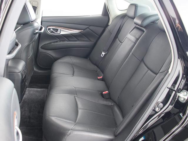 赤革、茶革、黒革、白革、黒×赤コンビ革・・・お好みの色で新品本革シートを作成できます！オリジナル本革でカーライフを満喫はいかがでしょうか？ご興味ある方は、デザイン等含め当社までお問い合わせください！