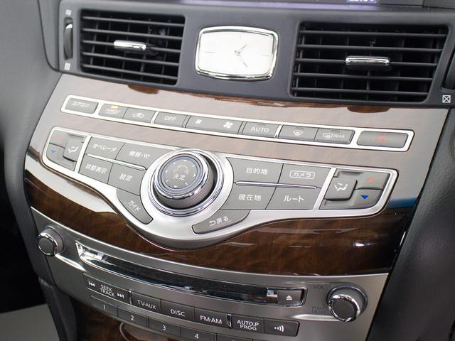 ＣＤはもちろんの事、ＤＶＤ再生も可能です。フルセグ地デジにも対応しさらにＢｌｕｅｔｏｏｔｈにも対応しております