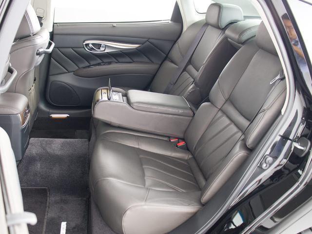 シーマ ハイブリッド　ＶＩＰ　（禁煙車）（法人ワンオーナー）（後期型）（整備記録簿２２枚有）（サンルーフ）（アラウンドビュー）（インテリジェントクルーズ）（エマージェンシーブレーキ）（クリアランスソナー）（後席コントロールパネル）（31枚目）