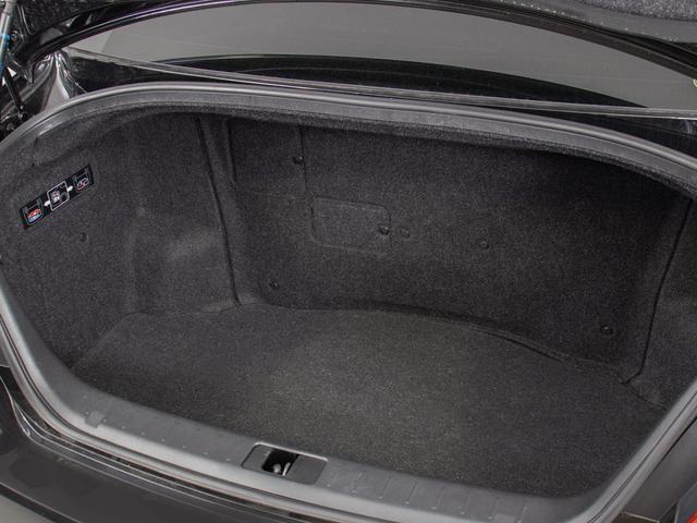 シーマ ハイブリッド　ＶＩＰ　Ｇ　（禁煙車）（ワンオーナー）（後期型）（ＢＯＳＥサウンド）（リアエンター）（エマージェンシーブレーキ）（インテリジェントクルーズ）（アラウンドビュー）（黒本革）（オットマン）（クリアランスソナー）（23枚目）