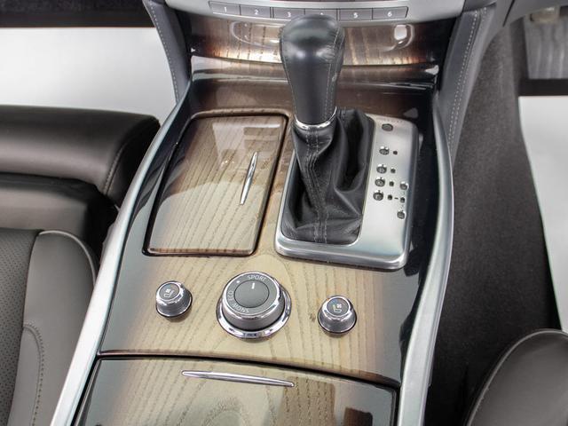 シーマ ハイブリッド　ＶＩＰ　Ｇ　（禁煙車）（ワンオーナー）（後期型）（ＢＯＳＥサウンド）（リアエンター）（エマージェンシーブレーキ）（インテリジェントクルーズ）（アラウンドビュー）（黒本革）（オットマン）（クリアランスソナー）（42枚目）