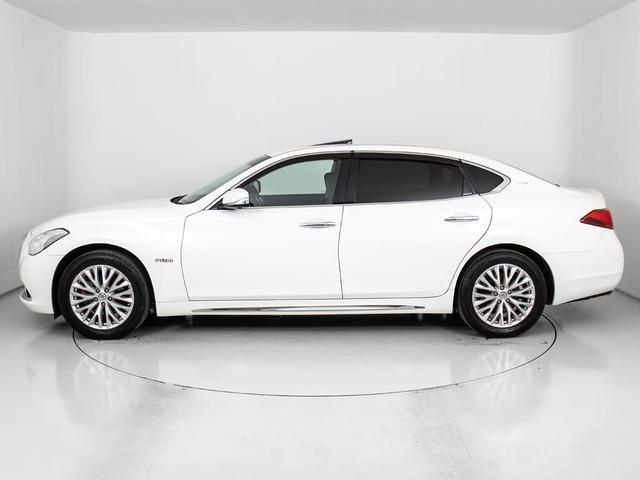 シーマ ハイブリッド　ＶＩＰ　（サンルーフ）（アラウンドビュー）（インテリジェントクルーズ）（エマージェンシーブレーキ）（黒本革シート）（エアシート）（シートヒーター）（ＨＤＤマルチナビ）（バックモニター）（Ｂｌｕｅｔｏｏｔｈ）（14枚目）