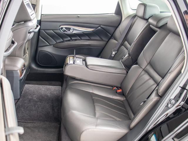 シーマ ハイブリッド　ＶＩＰ　Ｇ　（禁煙車）（記録簿２２枚）（サンルーフ）（リアエンターシステム）（ＢＯＳＥサウンド）（黒本革シート）（エアシート）（シートヒーター）（ＨＤＤナビ）（アラウンドビューモニタ）（エマージェンシーブレーキ）（28枚目）