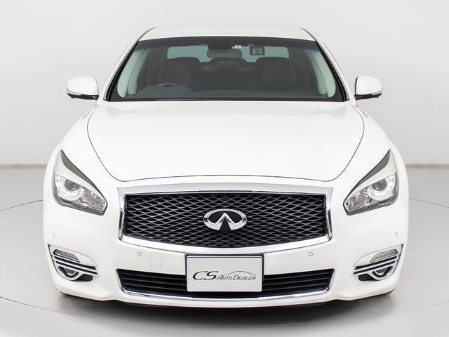 禁煙車です！室内は嫌なニオイも無く、すごく綺麗な状態です！禁煙車・・特にセダンタイプのお車では少ないですよね！！タバコのニオイが苦手なお客様必見です！快適にご乗車頂けます！！