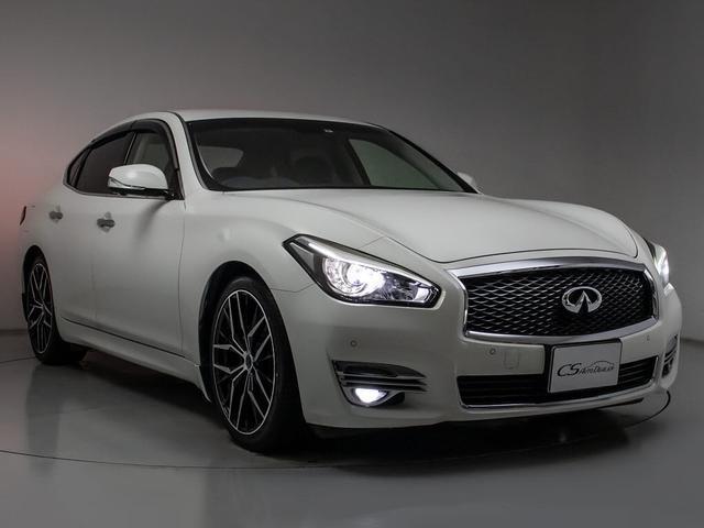 フロントビューの存在感をご覧ください！！ヘッドライトは視界良好のライト、さらにフォグライト搭載。デザイン性も高いのが特権です。