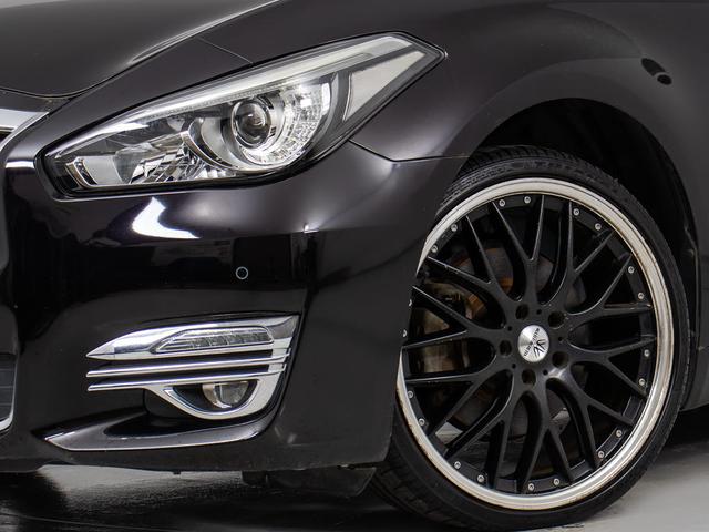 ロクサーニ製２０インチホイール装着車両となります！！その他、お好きなアルミホイールへ変更も可能です！詳しくは当社スタッフまでお問い合わせ下さい！！