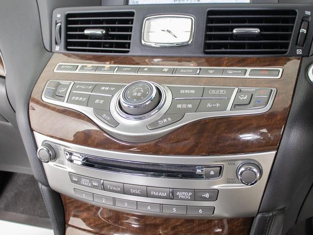 ＣＤはもちろんの事、ＤＶＤ再生も可能です。フルセグ地デジにも対応しさらにＢｌｕｅｔｏｏｔｈにも対応しております