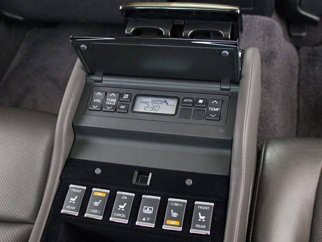 シーマ ハイブリッド VIP (禁煙車)(ワンオーナー)(サンルーフ)(BOSEサウンドスピーカー)(インテリジェントクルーズ)(後席コントロールパネル)(エアシート)(シートヒーター)(HDDマルチナビ)(Bluetooth)(28枚目)