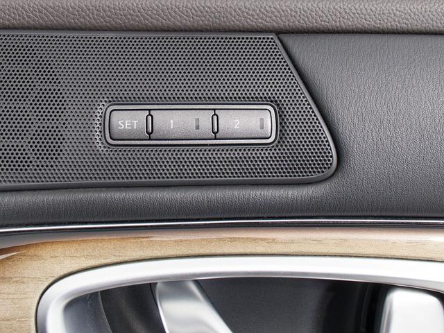 シーマ ハイブリッド VIP (禁煙車)(ワンオーナー)(サンルーフ)(BOSEサウンドスピーカー)(インテリジェントクルーズ)(後席コントロールパネル)(エアシート)(シートヒーター)(HDDマルチナビ)(Bluetooth)(30枚目)