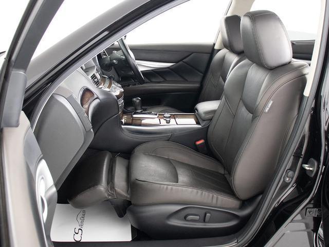 シーマ ハイブリッド VIP (禁煙車)(新品タイヤ)(サンルーフ)(インテリジェントクルーズ)(エマージェンシーブレーキ)(クリアランスソナー)(黒本革)(シートヒーター)(エアシート)(後席コントロールパネル)(HDDナビ)(29枚目)