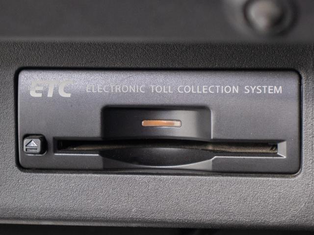 シーマ ハイブリッド VIP (禁煙車)(新品タイヤ)(サンルーフ)(インテリジェントクルーズ)(エマージェンシーブレーキ)(クリアランスソナー)(黒本革)(シートヒーター)(エアシート)(後席コントロールパネル)(HDDナビ)(41枚目)