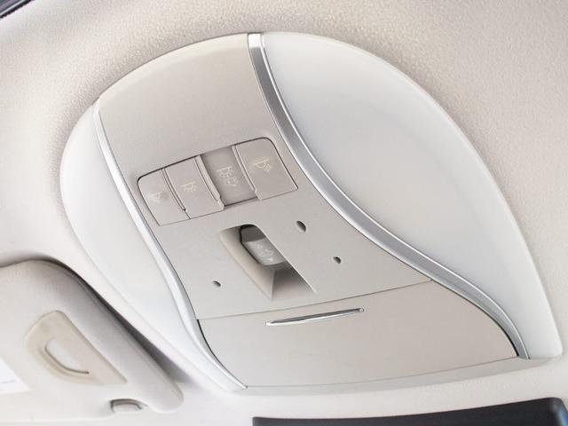 シーマ ハイブリッド VIP (禁煙車)(新品タイヤ)(サンルーフ)(インテリジェントクルーズ)(エマージェンシーブレーキ)(クリアランスソナー)(黒本革)(シートヒーター)(エアシート)(後席コントロールパネル)(HDDナビ)(42枚目)