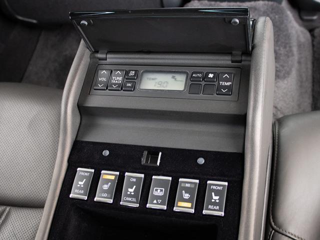 シーマ ハイブリッド VIP G (禁煙車)(ワンオーナー)(後期型)(BOSEサウンド)(リアエンター)(エマージェンシーブレーキ)(インテリジェントクルーズ)(アラウンドビュー)(黒本革)(オットマン)(クリアランスソナー)(32枚目)