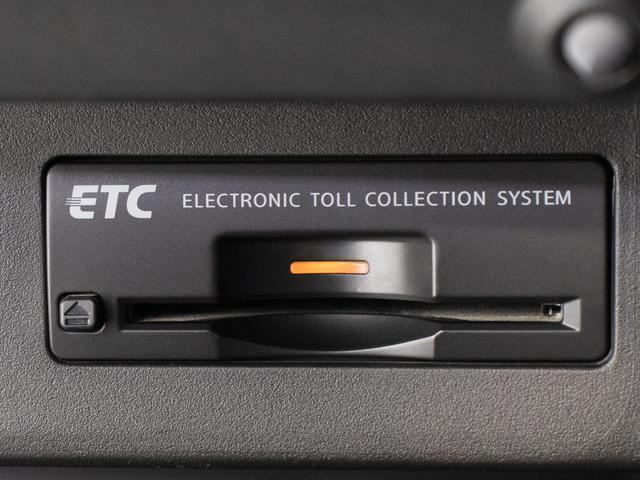 シーマ ハイブリッド VIP G (禁煙車)(ワンオーナー)(後期型)(BOSEサウンド)(リアエンター)(エマージェンシーブレーキ)(インテリジェントクルーズ)(アラウンドビュー)(黒本革)(オットマン)(クリアランスソナー)(44枚目)