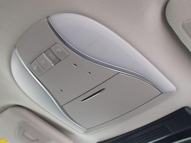 フーガハイブリッド VIP (後期型)(禁煙車)(アラウンドビュー)(BOSEサウンド)(インテリジェントクルーズ)(エマージェンシーブレーキ)(クリアランスソナー)(黒本革)(シートヒーター)(エアシート)(助手席オットマン)(17枚目)