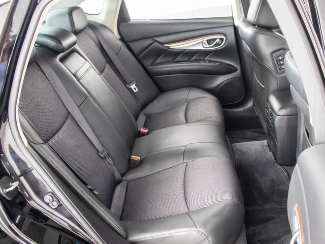 フーガ ２５０ＧＴ　（禁煙車）（後期型）（サンルーフ）（アラウンドビュー）（インテリジェントクルーズ）（エマージェンシーブレーキ）（クリアランスソナー）（ハーフレザー）（助手席オットマン）（ＨＤＤマルチナビ）（28枚目）