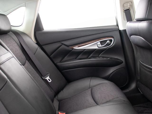 フーガ ２５０ＧＴ　（禁煙車）（後期型）（サンルーフ）（アラウンドビュー）（インテリジェントクルーズ）（エマージェンシーブレーキ）（クリアランスソナー）（ハーフレザー）（助手席オットマン）（ＨＤＤマルチナビ）（31枚目）