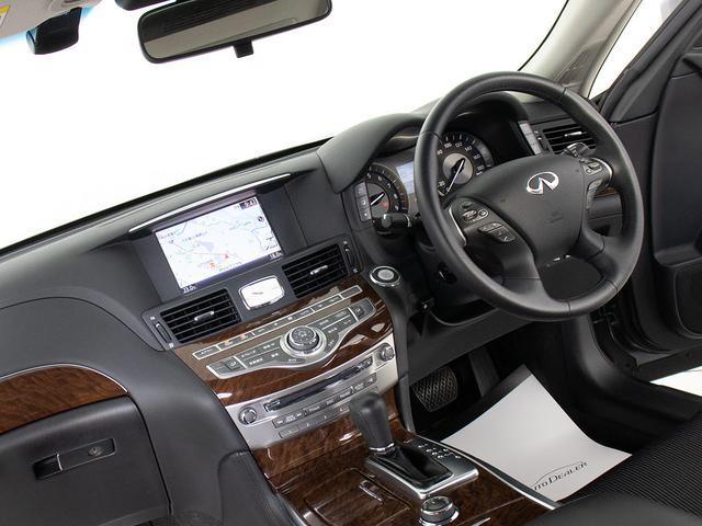 フーガ ２５０ＧＴ　（禁煙車）（後期型）（アラウンドビュー）（インテリジェントクルーズ）（エマージェンシーブレーキ）（クリアランスソナー）（ブラックハーフレザー）（助手席オットマン）（ＨＤＤナビ）（ＢＳＩ）（ＲＥＧＮＯ）（33枚目）