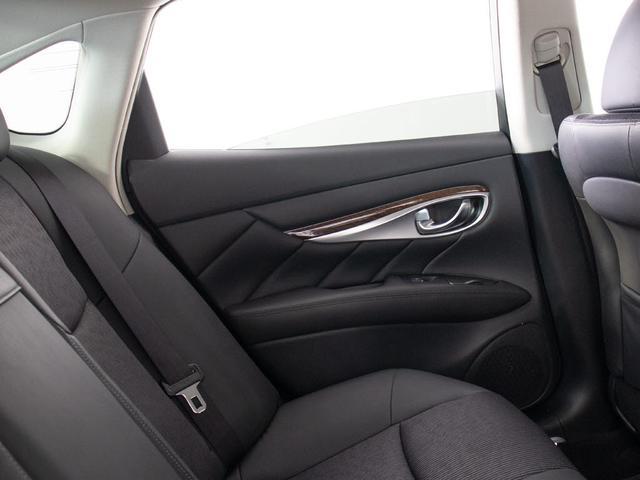 フーガ ２５０ＧＴ　（禁煙車）（後期型）（アラウンドビュー）（インテリジェントクルーズ）（エマージェンシーブレーキ）（クリアランスソナー）（ブラックハーフレザー）（助手席オットマン）（シートメモリー）（ＨＤＤナビ）（33枚目）