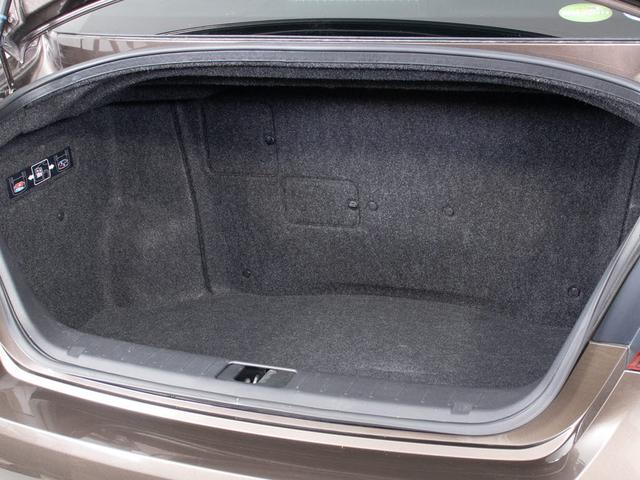 フーガハイブリッド ベースグレード　（禁煙）（後期型）（ＢＯＳＥサウンドシステム）（プレミアムインテリアパッケージ）（アラウンドビュー）（インテリジェントクルーズ）（エマージェンシーブレーキ）（黒本革）（オットマン）（ＨＤＤマルチナビ）（19枚目）