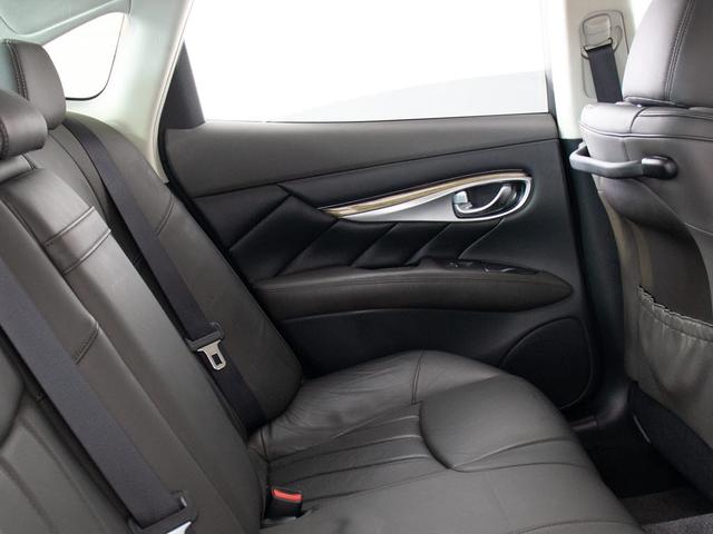 フーガハイブリッド ベースグレード　（禁煙）（後期型）（ＢＯＳＥサウンドシステム）（プレミアムインテリアパッケージ）（アラウンドビュー）（インテリジェントクルーズ）（エマージェンシーブレーキ）（黒本革）（オットマン）（ＨＤＤマルチナビ）（26枚目）