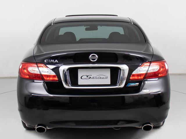 シーマ ハイブリッド　ＶＩＰ　（禁煙車）（サンルーフ）（ＢＯＳＥサウンドスピーカー）（黒本革）（インテリジェントクルーズ）（エマージェンシーブレーキ）（後席コントロールパネル）（冷暖房シート）（助手席オットマン）（ＨＤＤナビ）（17枚目）