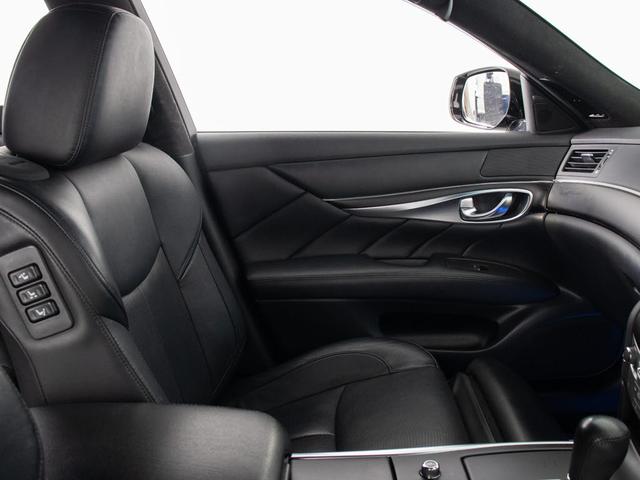 フーガハイブリッド ベースグレード　（禁煙車）（後期型）（ＢＯＳＥサウンド）（アラウンドビュー）（インテリジェントクルーズ）（エマージェンシーブレーキ）（黒本革）（シートヒーター）（エアシート）（助手席オットマン）（ＨＤＤマルチナビ）（28枚目）