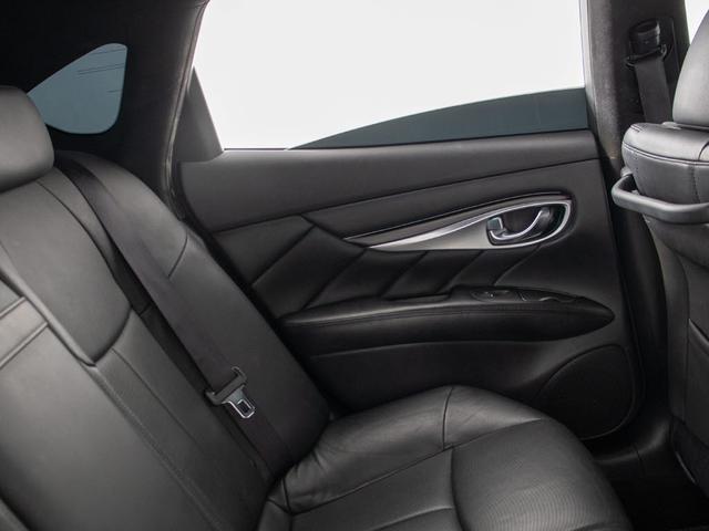 フーガハイブリッド ベースグレード　（禁煙車）（後期型）（ＢＯＳＥサウンド）（アラウンドビュー）（インテリジェントクルーズ）（エマージェンシーブレーキ）（黒本革）（シートヒーター）（エアシート）（助手席オットマン）（ＨＤＤマルチナビ）（29枚目）