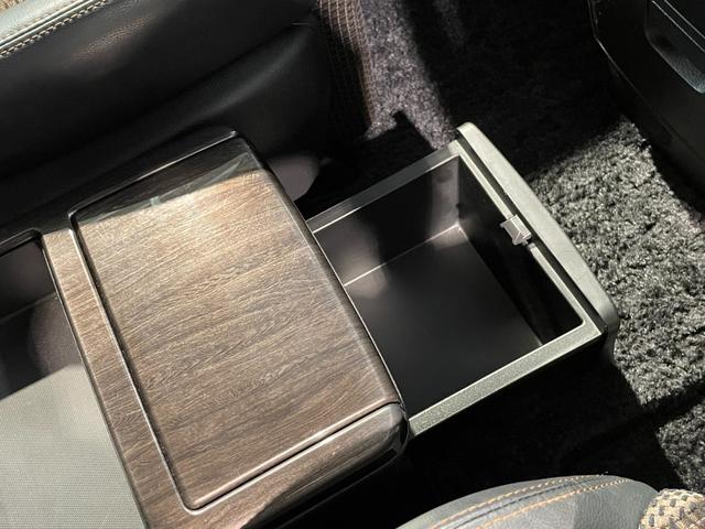 250ハイウェイスターアーバンクロム アルパインナビ アルパインフリップダウンモニター Bluetooth バックカメラ ETC オットマン 両側パワースライド 社外20インチアルミホイール 木目パネル ロールサンシェード(32枚目)