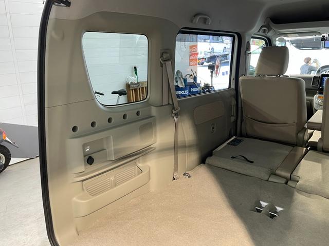 エブリイワゴン ＰＺターボスペシャル　８インチナビ　バックカメラ　ＥＴＣ　デジタルミラー　両側パワースライド　オートステップ　シートヒーター　ＵＳＢソケット　キーフリー　Ｂｌｕｅｔｏｏｔｈ　地デジ　純正フロアマット　サイドバイザー（31枚目）