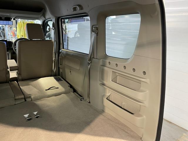 エブリイワゴン ＰＺターボスペシャル　８インチナビ　バックカメラ　ＥＴＣ　デジタルミラー　両側パワースライド　オートステップ　シートヒーター　ＵＳＢソケット　キーフリー　Ｂｌｕｅｔｏｏｔｈ　地デジ　純正フロアマット　サイドバイザー（32枚目）