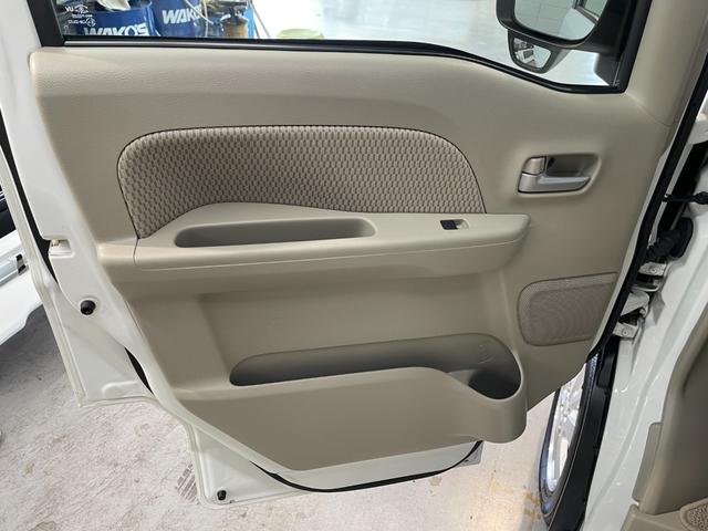 エブリイワゴン ＰＺターボスペシャル　８インチナビ　バックカメラ　ＥＴＣ　デジタルミラー　両側パワースライド　オートステップ　シートヒーター　ＵＳＢソケット　キーフリー　Ｂｌｕｅｔｏｏｔｈ　地デジ　純正フロアマット　サイドバイザー（35枚目）