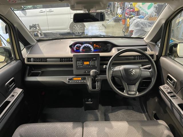 ワゴンR FX FX(4名) 試乗車 禁煙車 CDチューナー キーフリー オートエアコン シートヒーター プッシュスタート オートライト スズキセーフティ ラジオ(8枚目)