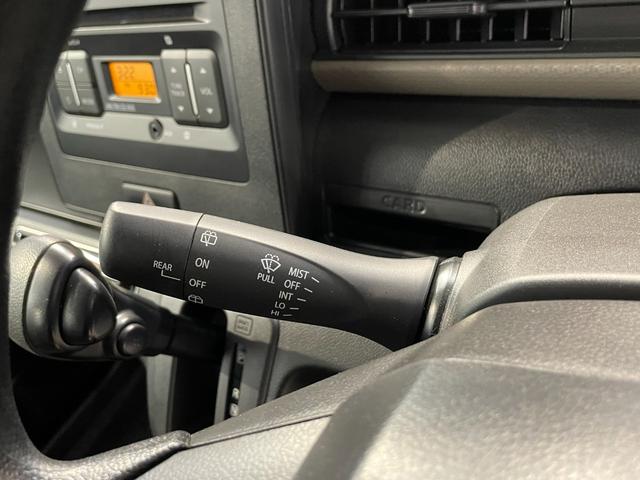 ワゴンR FX FX(4名) 試乗車 禁煙車 CDチューナー キーフリー オートエアコン シートヒーター プッシュスタート オートライト スズキセーフティ ラジオ(12枚目)