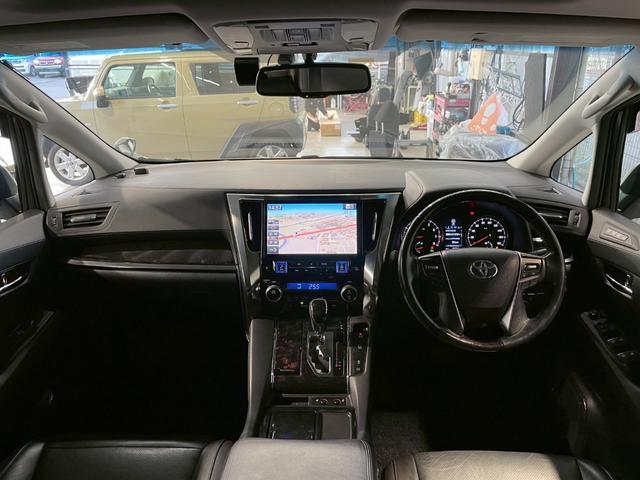 ヴェルファイア ２．５Ｚ　Ｇエディション　サンルーフアルパインナビ　フリップダウン　ＥＴＣ　バックカメラ　ドラレコ　シートヒーター　純正１８インチアルミホイール　革シート　　パワーバックドア　パワーシート　オットマン　ナノイー　ＡＣ１００Ｖ（9枚目）