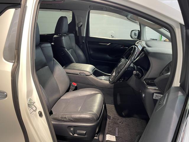 ヴェルファイア ２．５Ｚ　Ｇエディション　サンルーフアルパインナビ　フリップダウン　ＥＴＣ　バックカメラ　ドラレコ　シートヒーター　純正１８インチアルミホイール　革シート　　パワーバックドア　パワーシート　オットマン　ナノイー　ＡＣ１００Ｖ（17枚目）