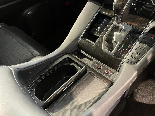 ヴェルファイア ２．５Ｚ　Ｇエディション　サンルーフアルパインナビ　フリップダウン　ＥＴＣ　バックカメラ　ドラレコ　シートヒーター　純正１８インチアルミホイール　革シート　　パワーバックドア　パワーシート　オットマン　ナノイー　ＡＣ１００Ｖ（27枚目）