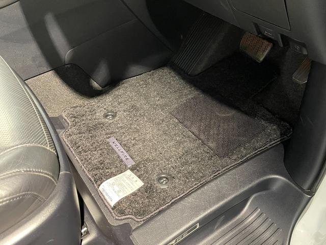 ヴェルファイア ２．５Ｚ　Ｇエディション　サンルーフアルパインナビ　フリップダウン　ＥＴＣ　バックカメラ　ドラレコ　シートヒーター　純正１８インチアルミホイール　革シート　　パワーバックドア　パワーシート　オットマン　ナノイー　ＡＣ１００Ｖ（28枚目）