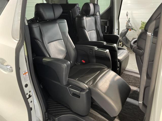 ヴェルファイア ２．５Ｚ　Ｇエディション　サンルーフアルパインナビ　フリップダウン　ＥＴＣ　バックカメラ　ドラレコ　シートヒーター　純正１８インチアルミホイール　革シート　　パワーバックドア　パワーシート　オットマン　ナノイー　ＡＣ１００Ｖ（30枚目）